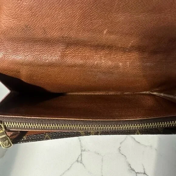 Vintage Louis Vuitton Monogram Sarah Wallet - Picture 7 of 14